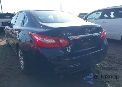 2017 Nissan Altima 2.5 S z USA, uszkodzony, nr VIN 1N4AL3AP7HC111265